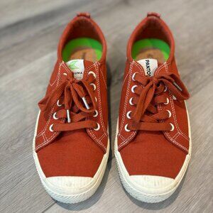 Cariuma Pantone Canvas Sneakers - Women Sz 9